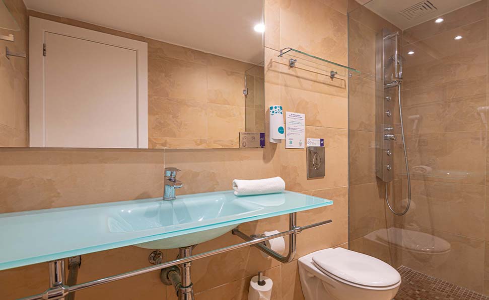 banheiro completo suíte hotel marsenses ferrera blanca